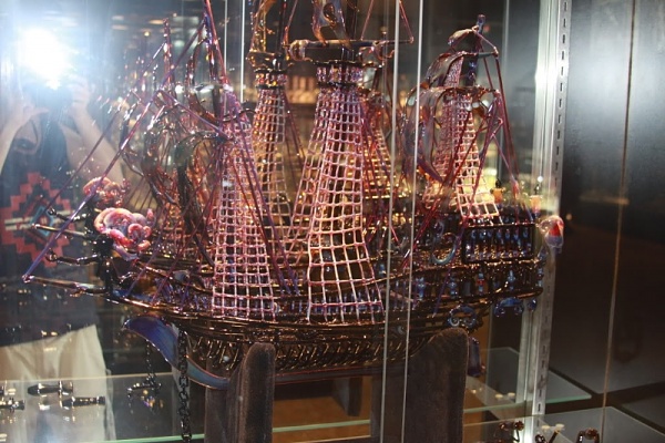 Click image for larger version.&nbsp;

Name:	pirateship-bong-bubbler-1.jpg&nbsp;
Views:	1666&nbsp;
Size:	354.8 KB&nbsp;
ID:	54389