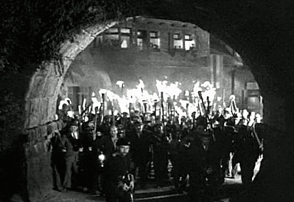 Click image for larger version.&nbsp;

Name:	pitchforks.jpg&nbsp;
Views:	22&nbsp;
Size:	187.2 KB&nbsp;
ID:	82185